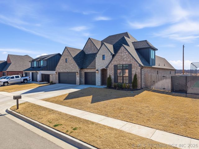 5812 E 128th Street S, Tulsa, OK 74008