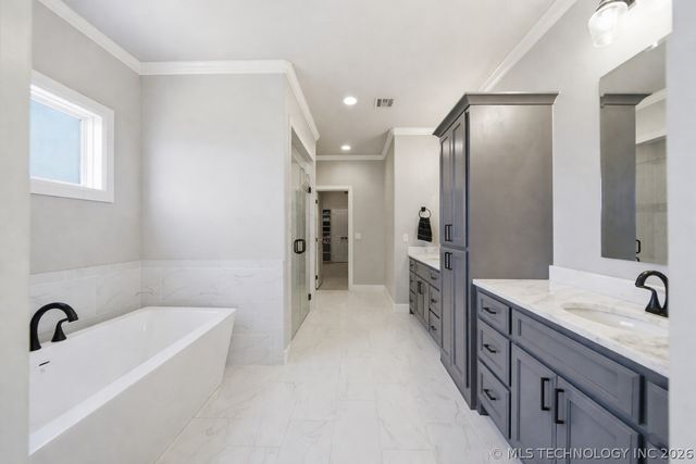 5812 E 128th Street S, Tulsa, OK 74008