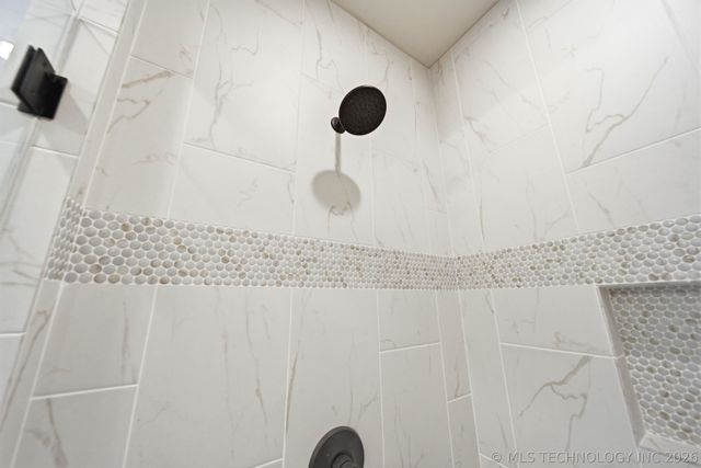 5812 E 128th Street S, Tulsa, OK 74008