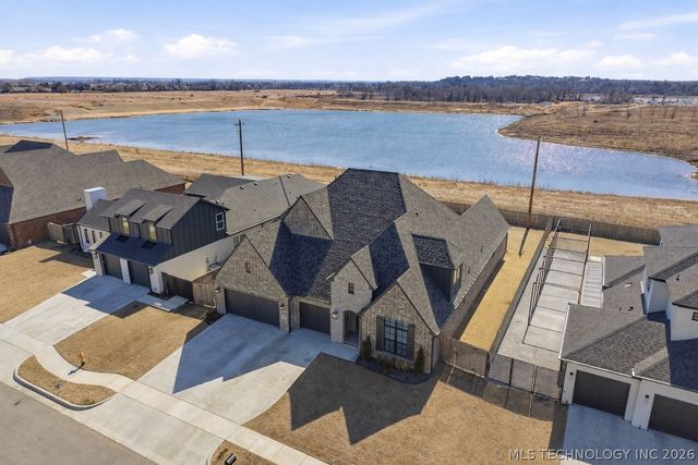 5812 E 128th Street S, Tulsa, OK 74008