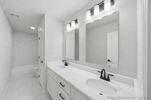 5812 E 128th Street S, Tulsa, OK 74008