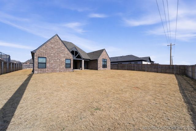 5812 E 128th Street S, Tulsa, OK 74008