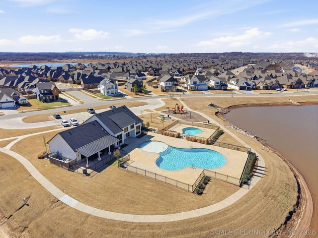 5812 E 128th Street S, Tulsa, OK 74008