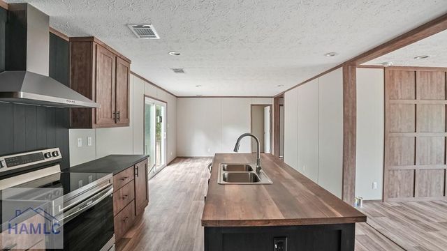 322 Heather Road, Jesup, GA 31545