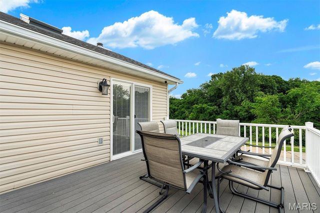 210 Kunze Drive, St Charles, MO 63303