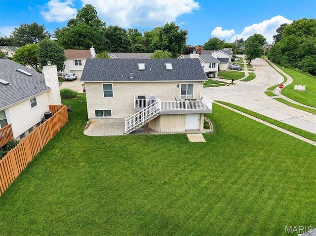 210 Kunze Drive, St Charles, MO 63303