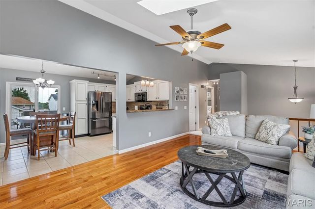 210 Kunze Drive, St Charles, MO 63303