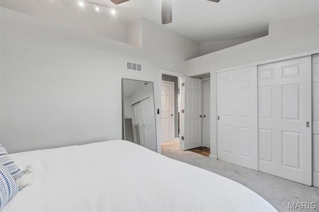 210 Kunze Drive, St Charles, MO 63303