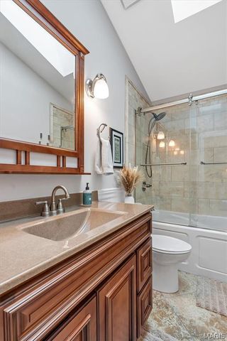 210 Kunze Drive, St Charles, MO 63303