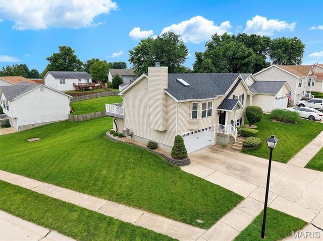 210 Kunze Drive, St Charles, MO 63303