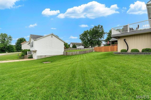 210 Kunze Drive, St Charles, MO 63303