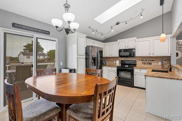 210 Kunze Drive, St Charles, MO 63303