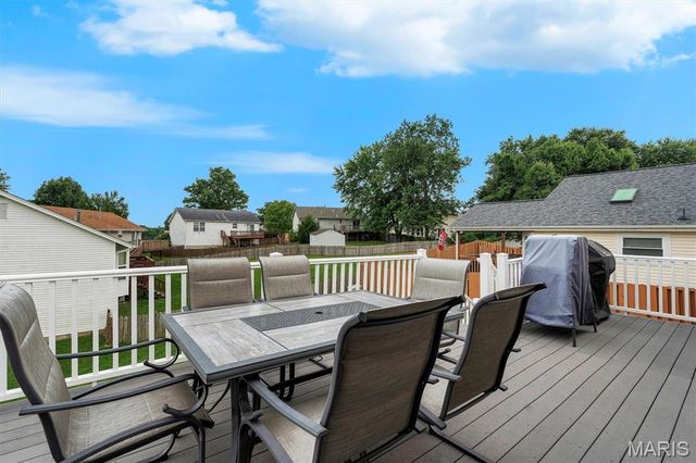 210 Kunze Drive, St Charles, MO 63303