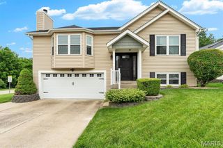 210 Kunze Drive, St Charles, MO 63303