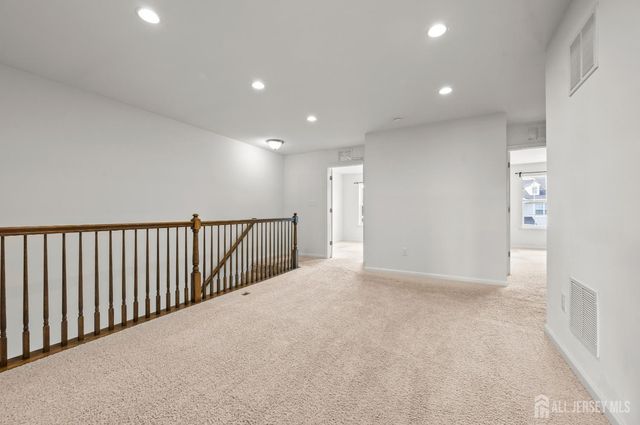 7 Larkspur Lane, Monroe, NJ 08831