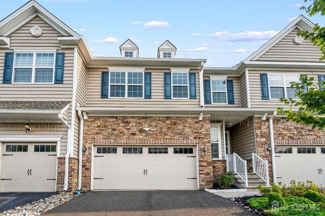 7 Larkspur Lane, Monroe, NJ 08831