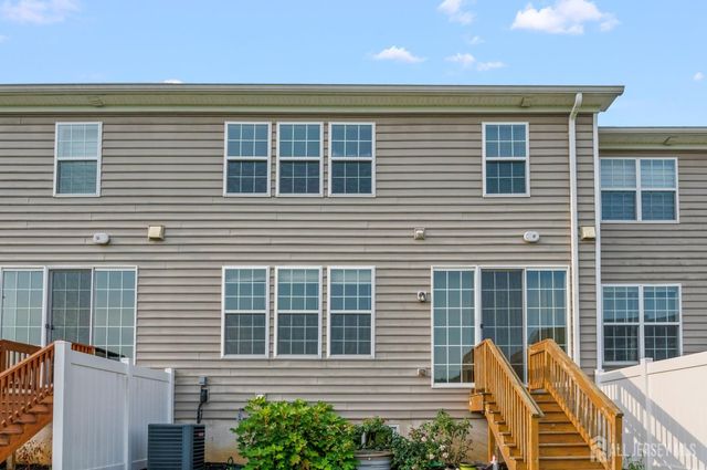 7 Larkspur Lane, Monroe, NJ 08831