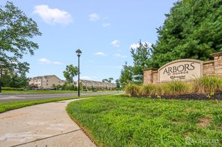 7 Larkspur Lane, Monroe, NJ 08831