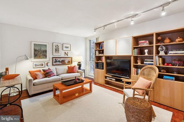 36 SAINT JAMES CT, Philadelphia, PA 19106