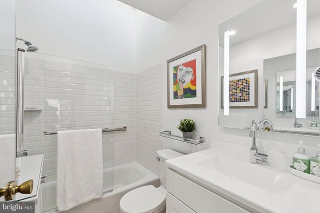 36 SAINT JAMES CT, Philadelphia, PA 19106