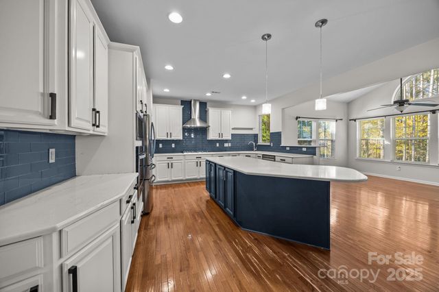 213 Beech Bluff Drive, Mount Holly, NC 28120