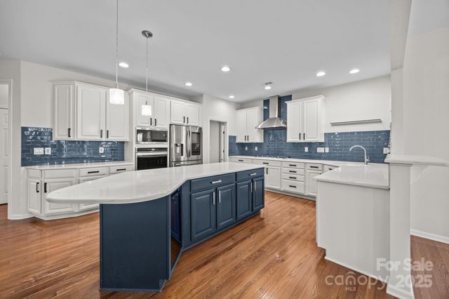 213 Beech Bluff Drive, Mount Holly, NC 28120