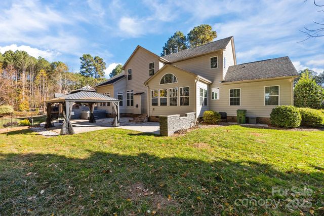 213 Beech Bluff Drive, Mount Holly, NC 28120
