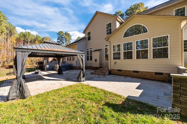 213 Beech Bluff Drive, Mount Holly, NC 28120