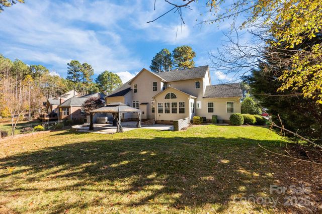 213 Beech Bluff Drive, Mount Holly, NC 28120