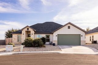 1069 Roanoke Ln, Kerrville, TX 78028