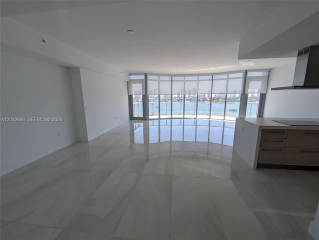 17111 E Biscayne Boulevard 1011, North Miami Beach, FL 33160