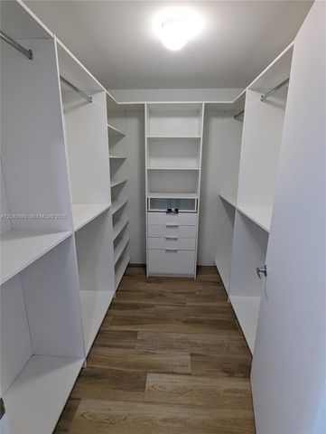 17111 E Biscayne Boulevard 1011, North Miami Beach, FL 33160