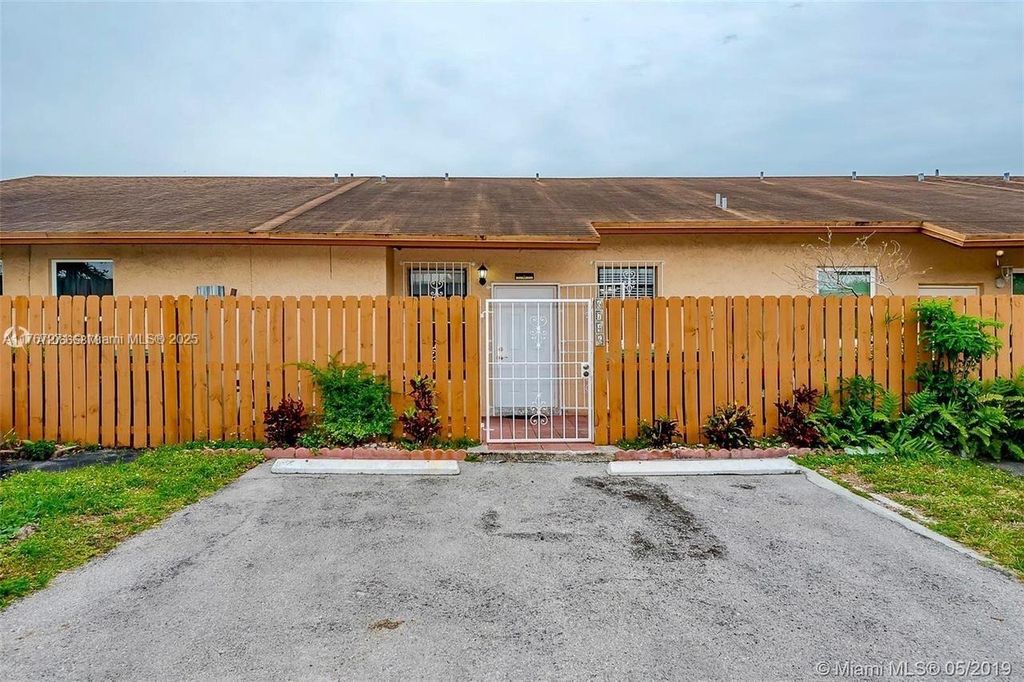 6736 NW 192nd Ln 6736, Hialeah, FL 33015