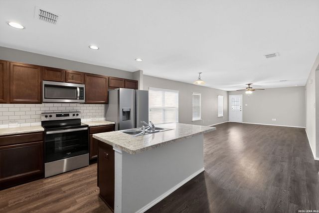 2427 CAMBERLY VW, Converse, TX 78109