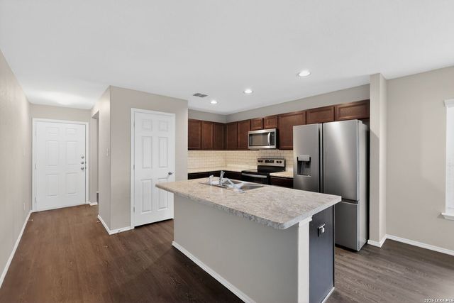 2427 CAMBERLY VW, Converse, TX 78109