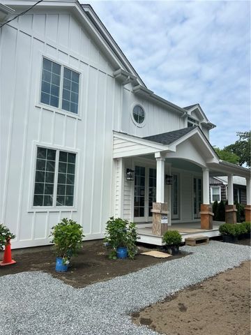209 South Rhode Island Avenue, Newport, RI 02840
