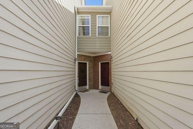 1507 Creek Bend Lane NW, Lawrenceville, GA 30043