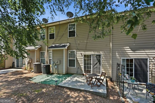 1507 Creek Bend Lane NW, Lawrenceville, GA 30043