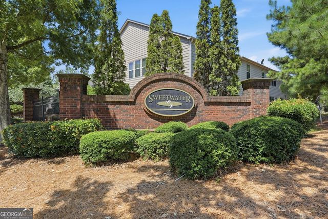 1507 Creek Bend Lane NW, Lawrenceville, GA 30043