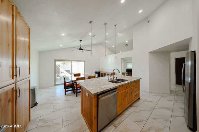 1646 N COMANCHE Drive, Chandler, AZ 85224