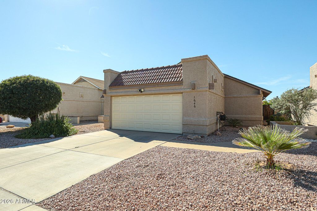 1646 N COMANCHE Drive, Chandler, AZ 85224