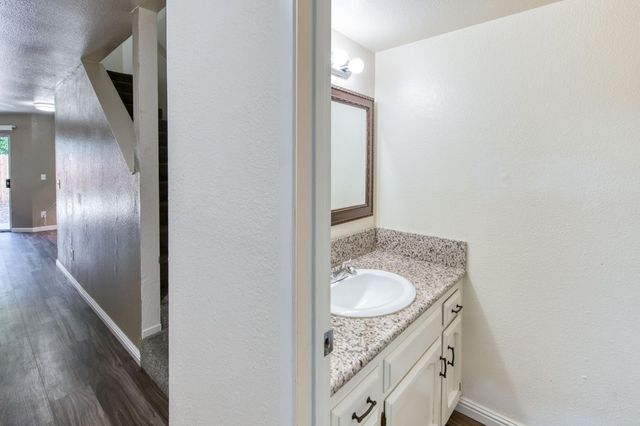 3595 W Harvard Avenue, Fresno, CA 93722
