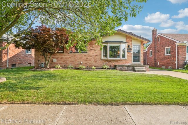32021 Grandview Avenue, Westland, MI 48186