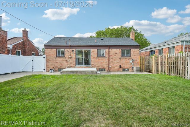 32021 Grandview Avenue, Westland, MI 48186