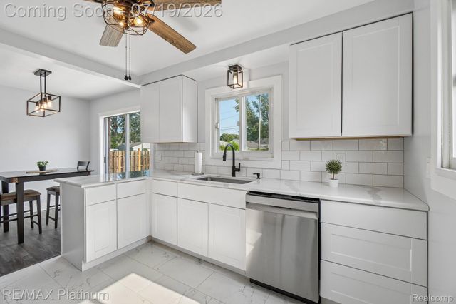 32021 Grandview Avenue, Westland, MI 48186