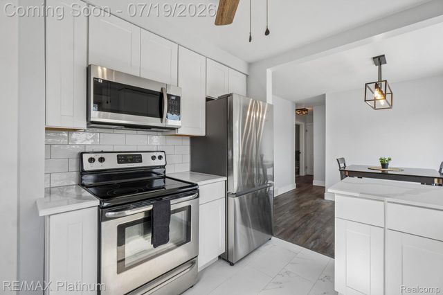 32021 Grandview Avenue, Westland, MI 48186