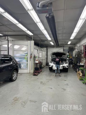 867 Us Highway 1 Highway, Avenel, NJ 07001