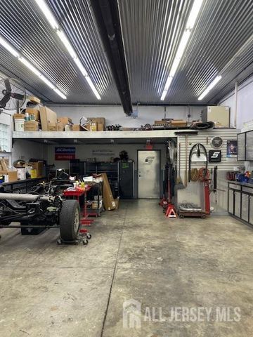 867 Us Highway 1 Highway, Avenel, NJ 07001