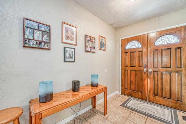 5400 Amber Avenue, Clovis, CA 93619