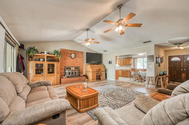 5400 Amber Avenue, Clovis, CA 93619